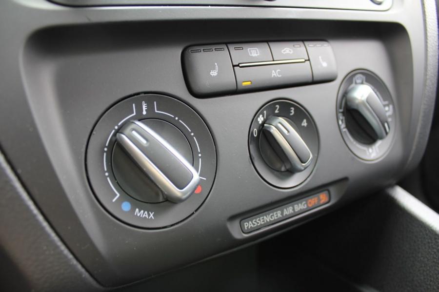  Volkswagen Jetta TDi 2011 года  (фото 74 из 120)